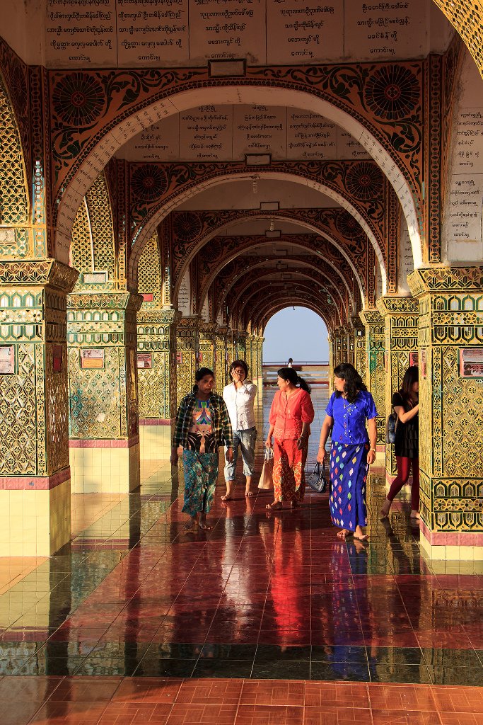 02-Sutaungpyay Pagoda on Mandalay Hill.jpg